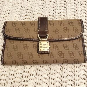 Dooney & Bourke Classic Wallet